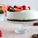 Cheesecake allo yogurt greco e mascarpone con frutti rossi