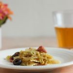 Pasta con verza, pancetta e olive